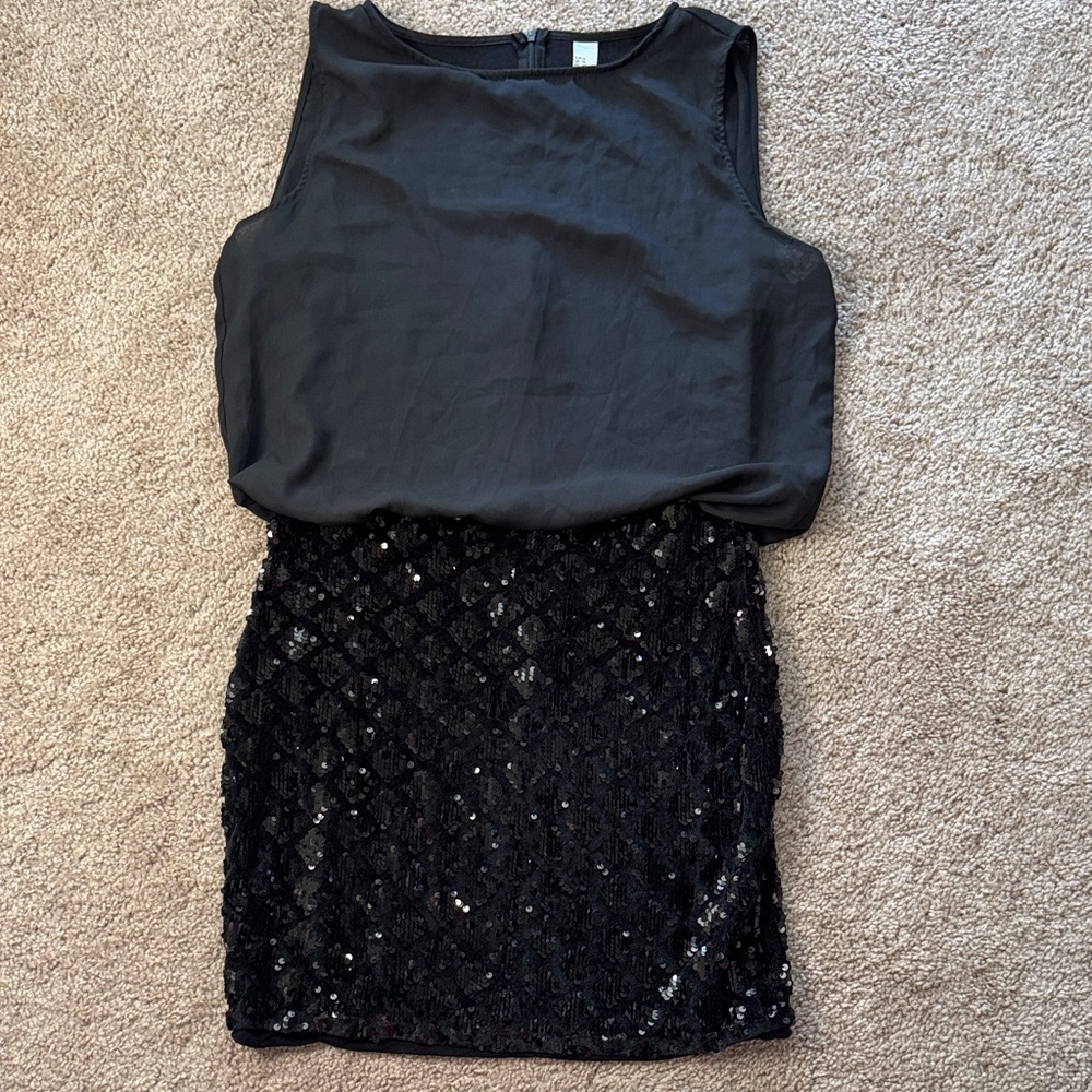 Chic Black Sleeveless Dress